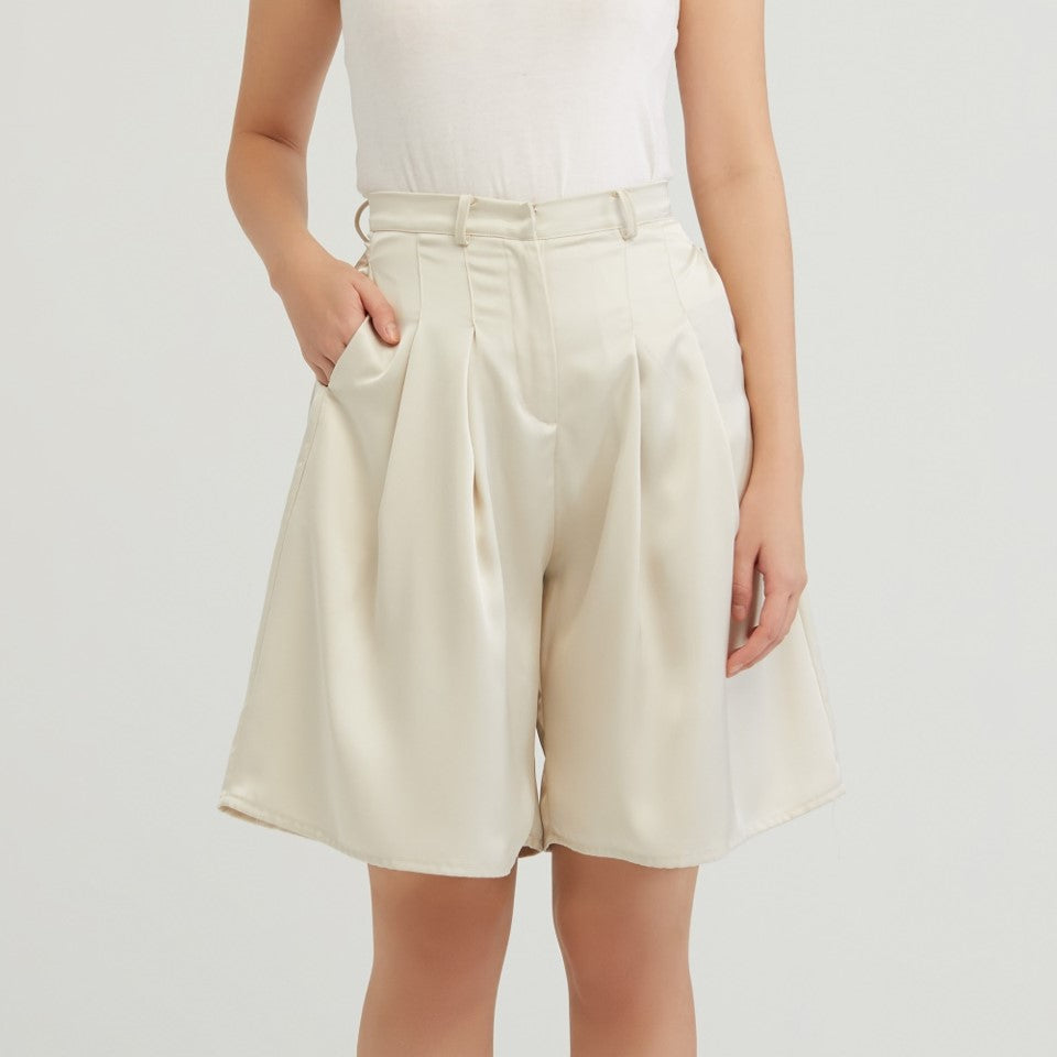 CULTIVATION Double Pleated Bermuda (Beige) | Isetan KL Online Store